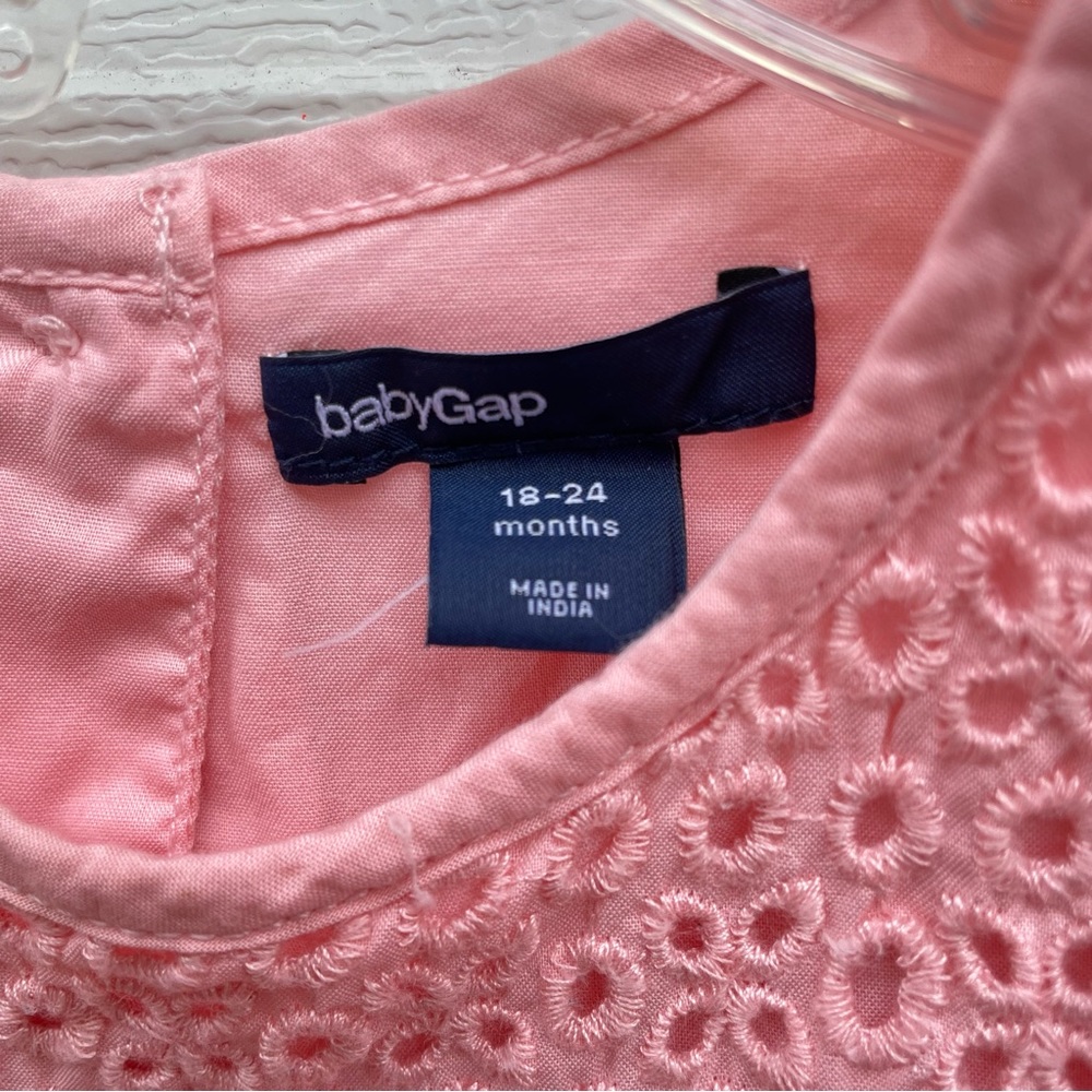 Baby Gap 18-24 romper pink - Picture 3 of 5